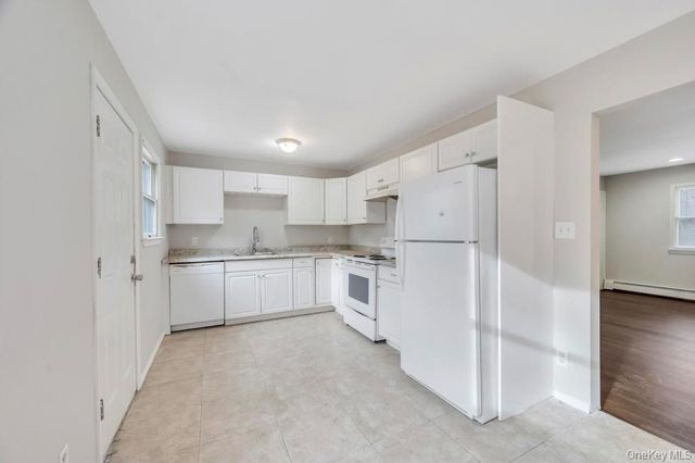 532 Park Avenue, Centereach, NY 11720