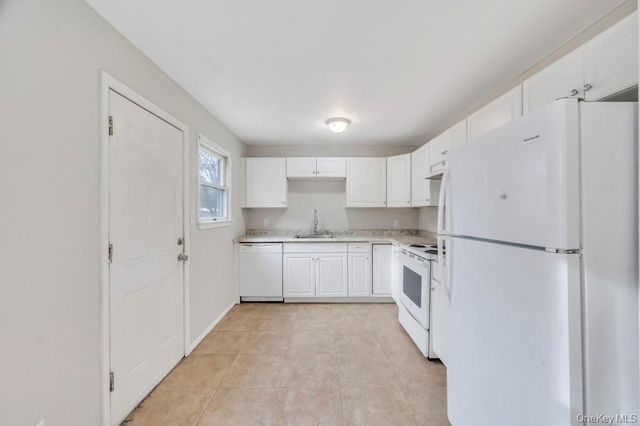 532 Park Avenue, Centereach, NY 11720