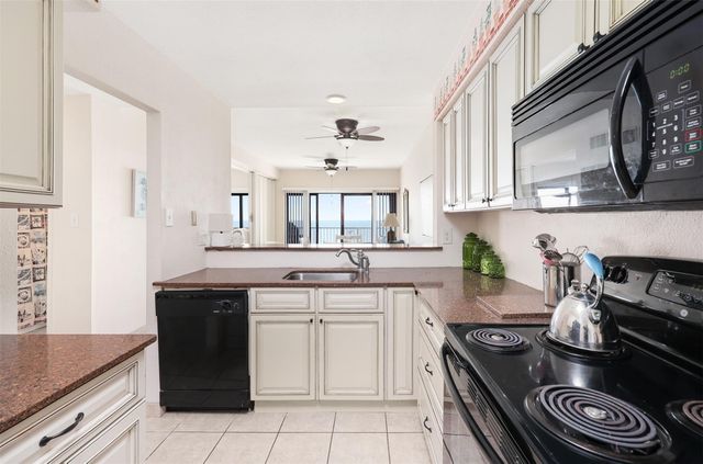 7700 Seawall Boulevard 611, Galveston, TX 77551