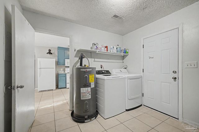 3936 Elmcrest Dr, Pensacola, FL 32504