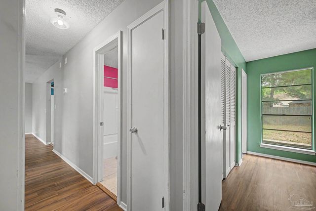 3936 Elmcrest Dr, Pensacola, FL 32504
