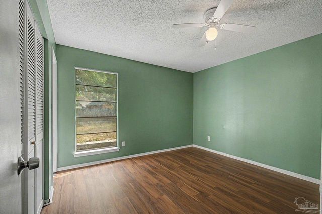3936 Elmcrest Dr, Pensacola, FL 32504
