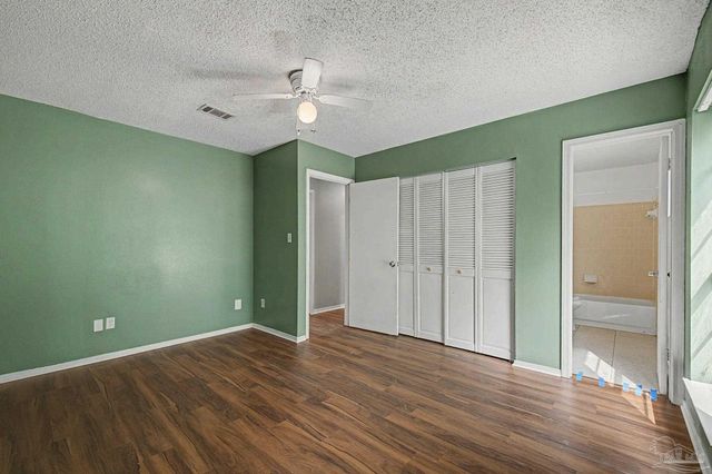 3936 Elmcrest Dr, Pensacola, FL 32504