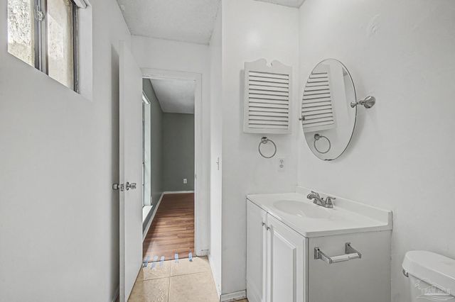 3936 Elmcrest Dr, Pensacola, FL 32504