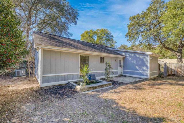 3936 Elmcrest Dr, Pensacola, FL 32504