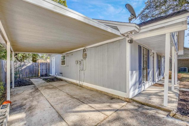 3936 Elmcrest Dr, Pensacola, FL 32504