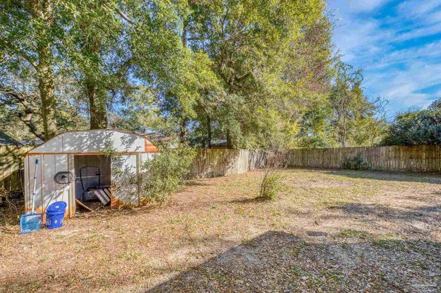 3936 Elmcrest Dr, Pensacola, FL 32504