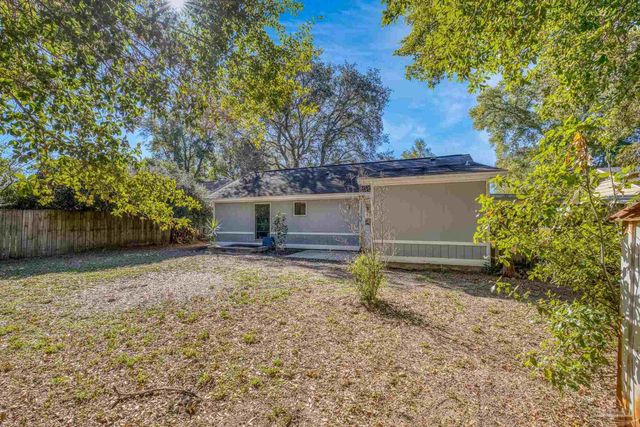3936 Elmcrest Dr, Pensacola, FL 32504