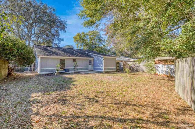 3936 Elmcrest Dr, Pensacola, FL 32504
