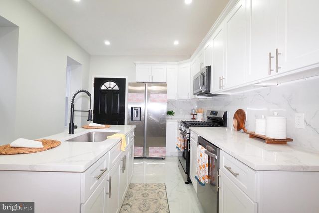 2103 N LOCUST ST, Wilmington, DE 19802