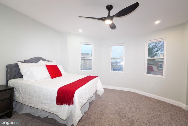 2103 N LOCUST ST, Wilmington, DE 19802