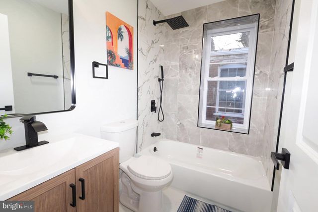 2103 N LOCUST ST, Wilmington, DE 19802