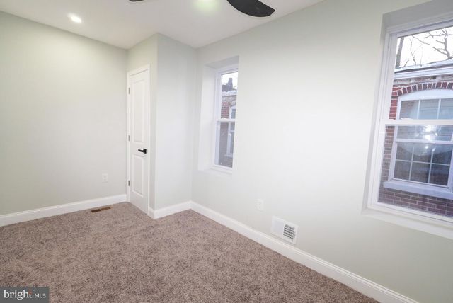 2103 N LOCUST ST, Wilmington, DE 19802