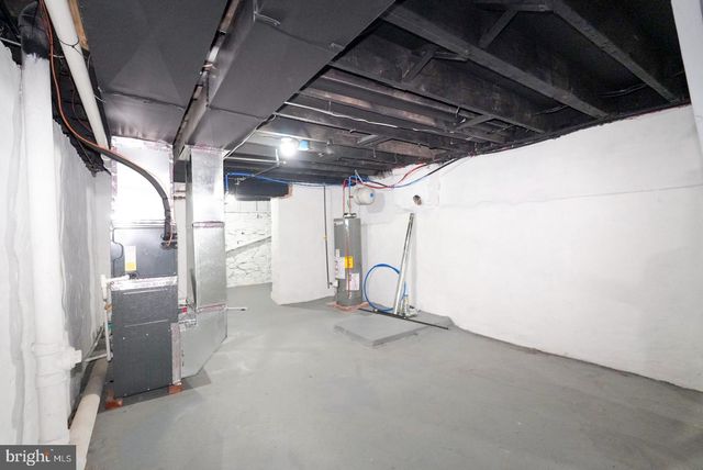 2103 N LOCUST ST, Wilmington, DE 19802