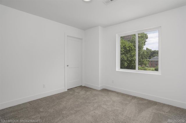 57 N. Roselawn, Pontiac, MI 48342