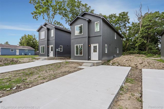 57 N. Roselawn, Pontiac, MI 48342