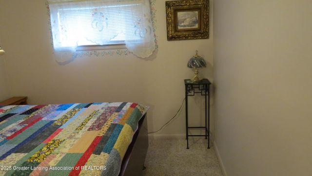 129 W Pearl Street, Ovid, MI 48866