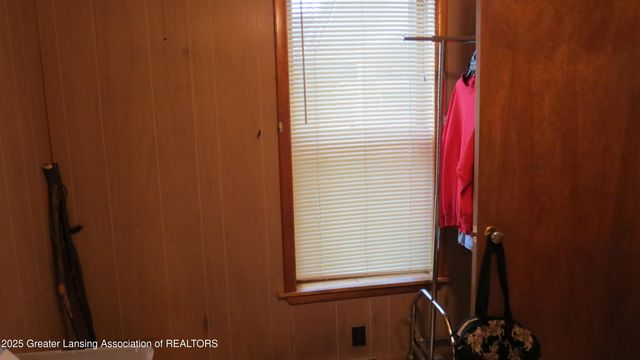 129 W Pearl Street, Ovid, MI 48866