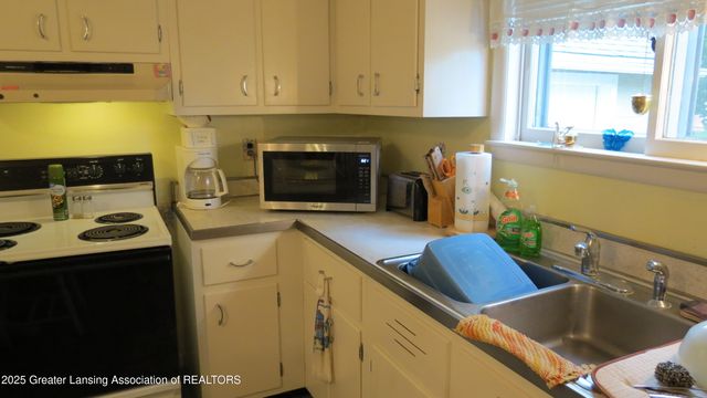 129 W Pearl Street, Ovid, MI 48866