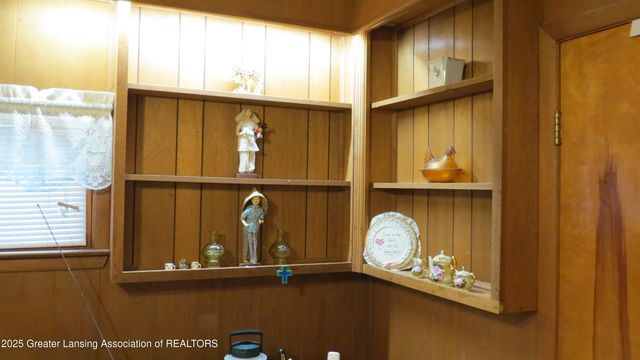 129 W Pearl Street, Ovid, MI 48866