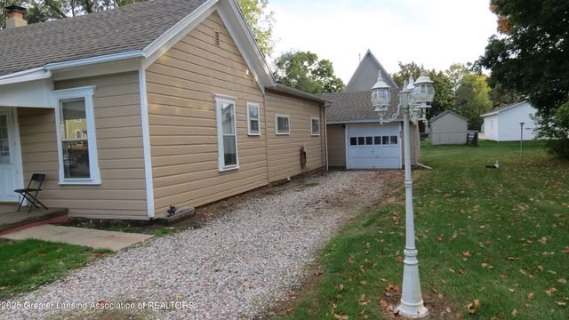 129 W Pearl Street, Ovid, MI 48866