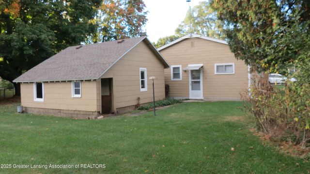 129 W Pearl Street, Ovid, MI 48866