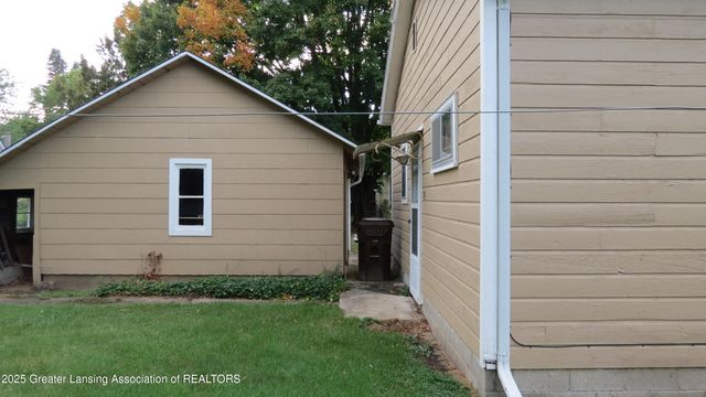 129 W Pearl Street, Ovid, MI 48866