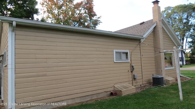 129 W Pearl Street, Ovid, MI 48866