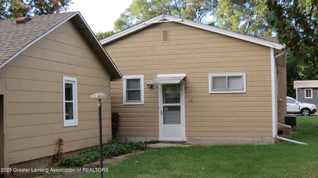 129 W Pearl Street, Ovid, MI 48866