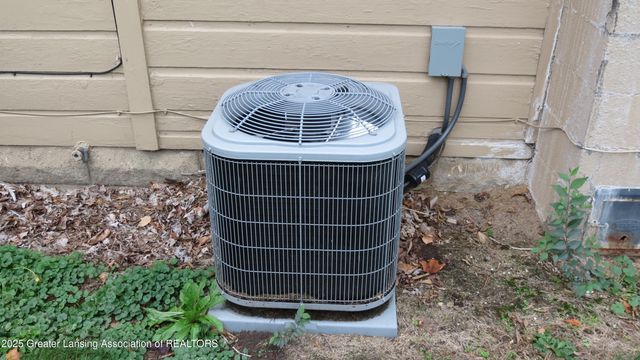 129 W Pearl Street, Ovid, MI 48866