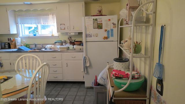 129 W Pearl Street, Ovid, MI 48866