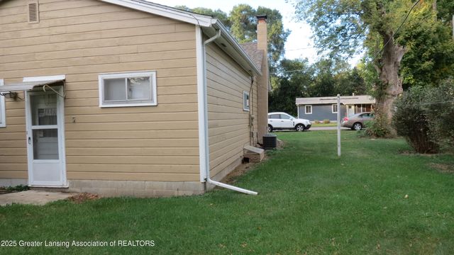 129 W Pearl Street, Ovid, MI 48866