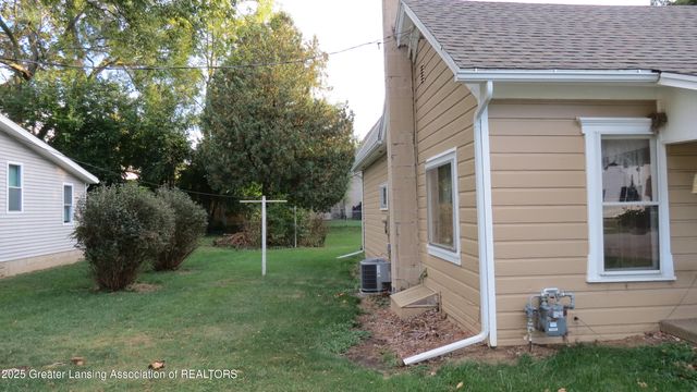 129 W Pearl Street, Ovid, MI 48866