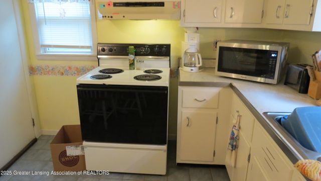 129 W Pearl Street, Ovid, MI 48866