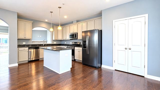 1150 Evergreen Avenue, Des Plaines, IL 60016
