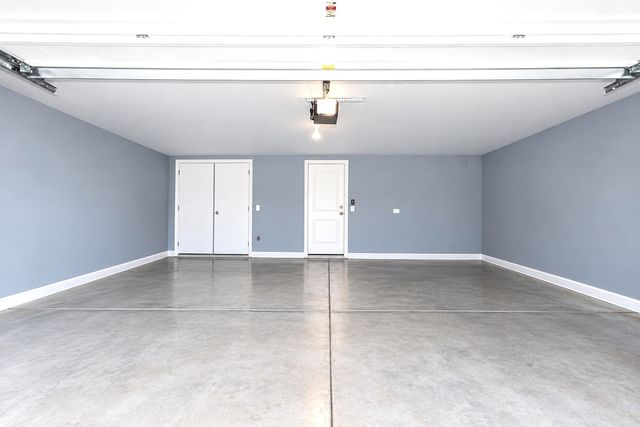 1150 Evergreen Avenue, Des Plaines, IL 60016