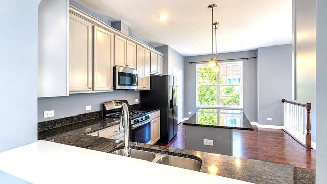 1150 Evergreen Avenue, Des Plaines, IL 60016