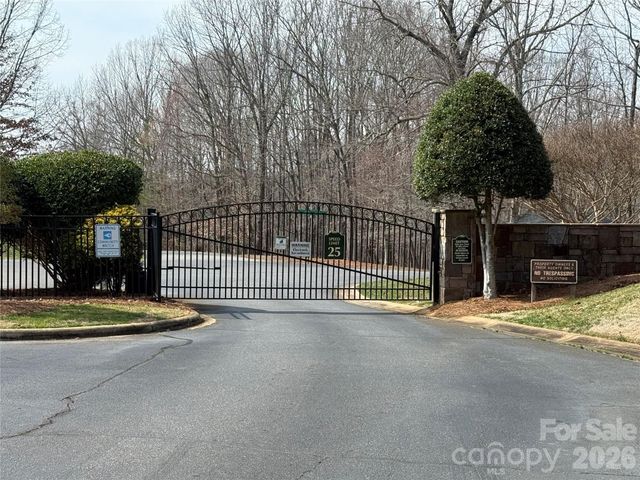 163 High Lake Drive, Statesville, NC 28677