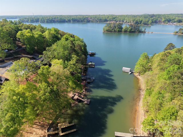 163 High Lake Drive, Statesville, NC 28677