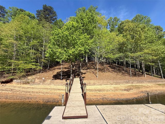 163 High Lake Drive, Statesville, NC 28677