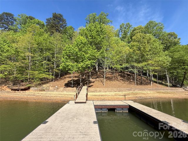 163 High Lake Drive, Statesville, NC 28677