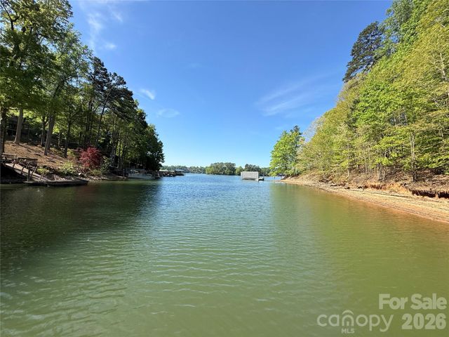 163 High Lake Drive, Statesville, NC 28677