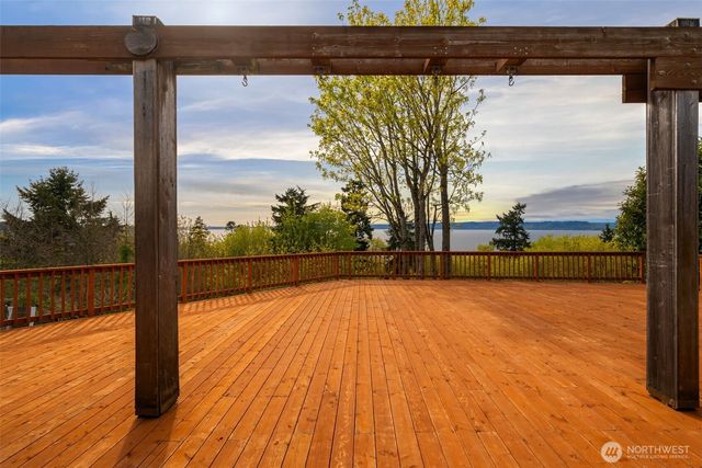 28017 13th Avenue S, Des Moines, WA 98198