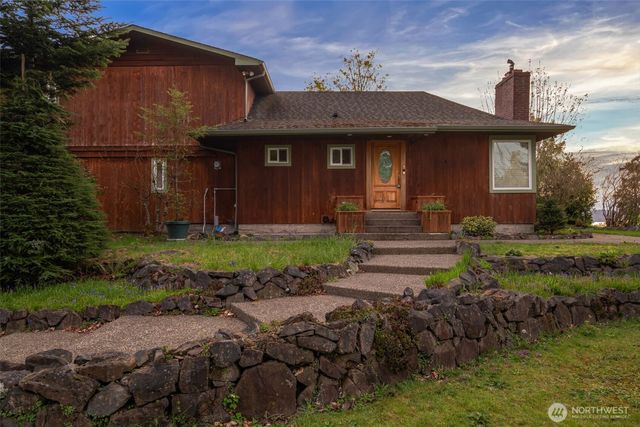 28017 13th Avenue S, Des Moines, WA 98198