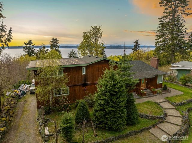 28017 13th Avenue S, Des Moines, WA 98198