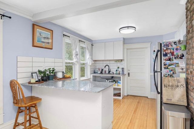 198 Robie Street W, Saint Paul, MN 55107