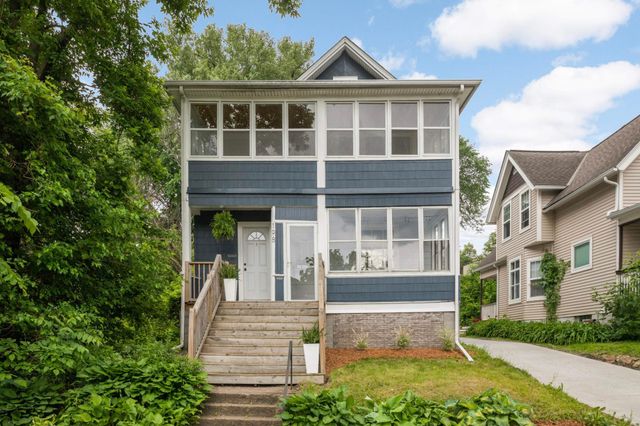 198 Robie Street W, Saint Paul, MN 55107