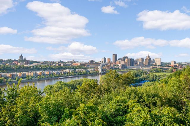 198 Robie Street W, Saint Paul, MN 55107