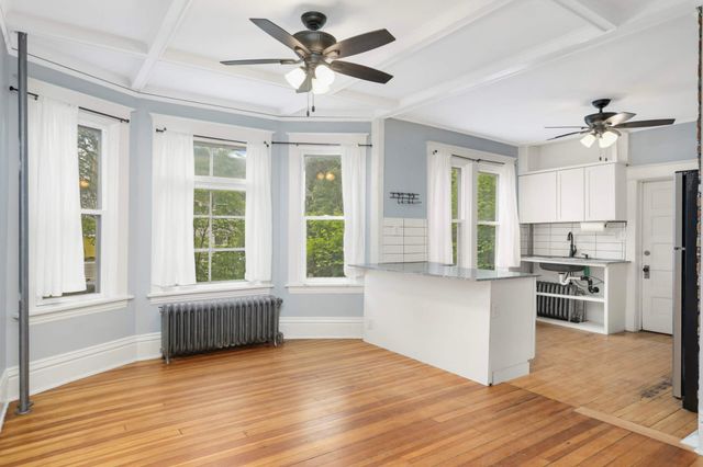 198 Robie Street W, Saint Paul, MN 55107