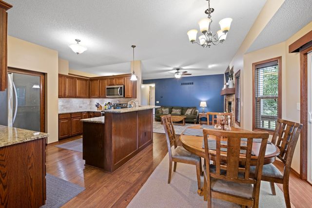 1214 N Lake Edge Dr, Goddard, KS 67052